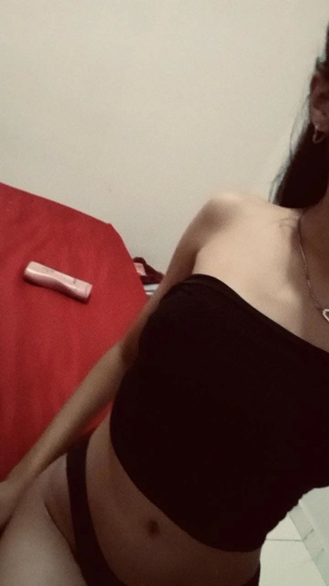 Ellyflexing's tweet photo. Quien para chat hot? O algo rico lol https://t.co/OkulTuha4H
