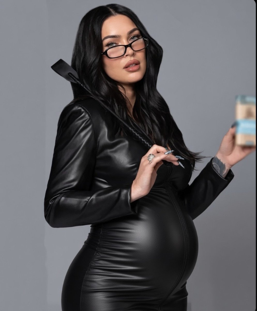 BLACK3DMEGAN's tweet photo. Pregnant  Megan with
@BLAD3GASM https://t.co/aEkbJsaBwq
