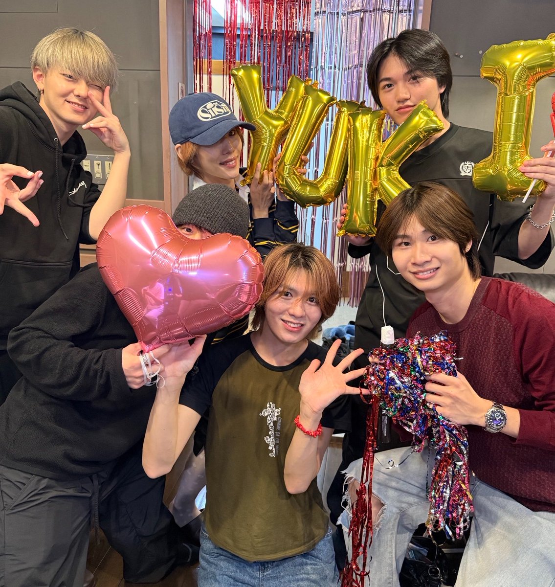 yuki_supafuru's tweet photo. 今日みんなに会う前すごく緊張してたんだけど、久しぶりに会ってもすぐいつも通り一緒にいられて、本当に会ってなかった時間なんてなかったみたいに溶け込めたのが嬉しかったありがとう🥺🥺🥺 ﾀﾞｲｽｷ https://t.co/o527cNdgF0