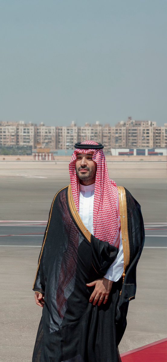 5aledzMBS's tweet photo. لا خوف على وطن شامخ ، لا يهتزّ ولا ينحني .. 🇸🇦 https://t.co/2a6FkT0ptK
