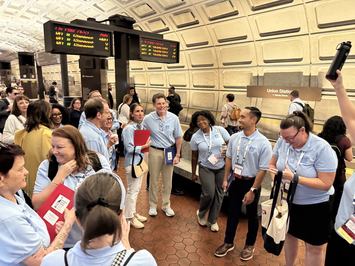 ACSCAN's tweet photo. And they’re off! Cancer advocates head to Capitol Hill to attend meetings with their members of Congress. The best way to get there? @wmata, of course! Just like the locals ✨

#CancerLobbyDay https://t.co/1dHrTTTaDd