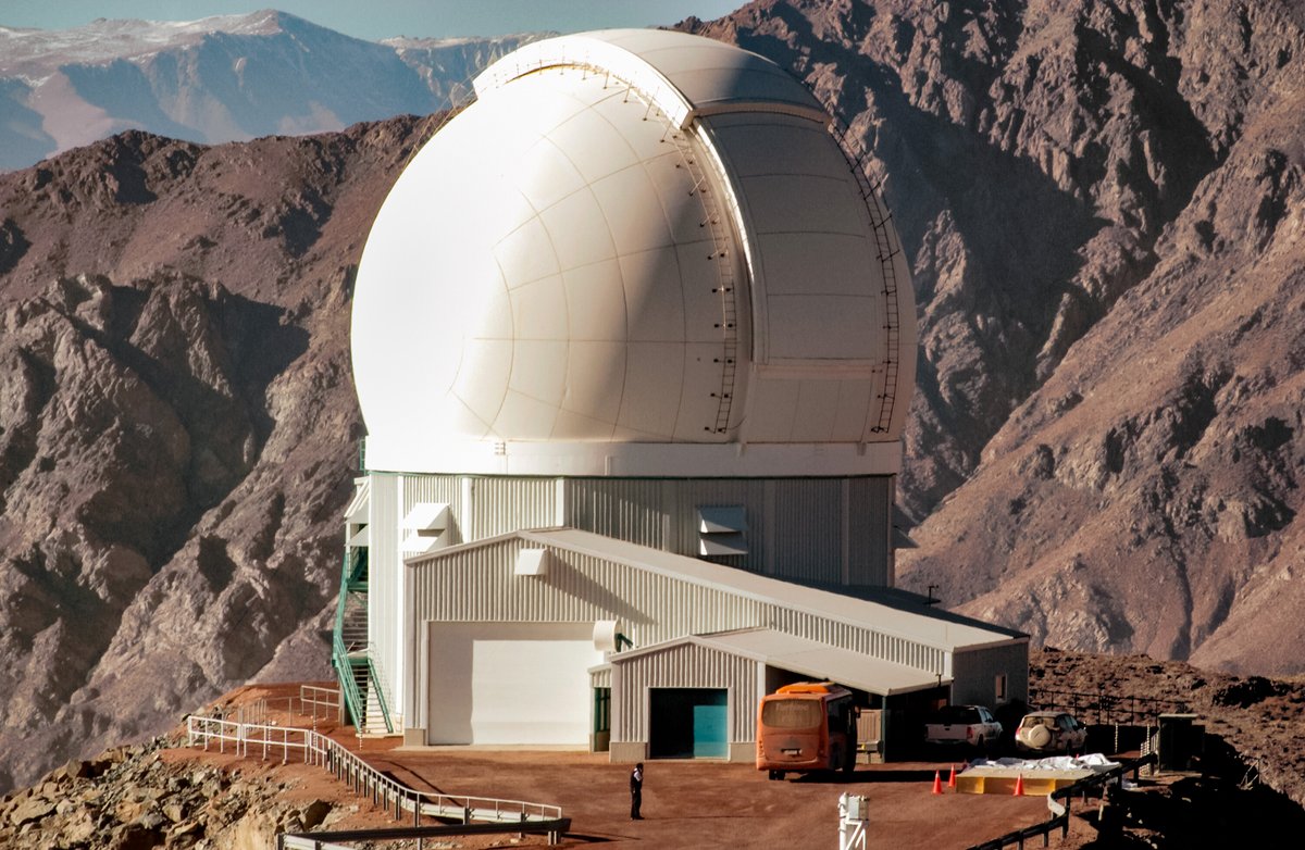 NOIRLabAstro's tweet photo. High atop Cerro Pachón in Chile, the 4.1-meter SOAR Telescope gives astronomers a powerful view of the southern sky. Built for speed and precision, SOAR explores the cosmos from optical to near-infrared light.
Can you tell us what SOAR stands for? 🤔
📷 CTIO/SOAR/NOIRLab/NSF/AURA https://t.co/IMZbAFL053