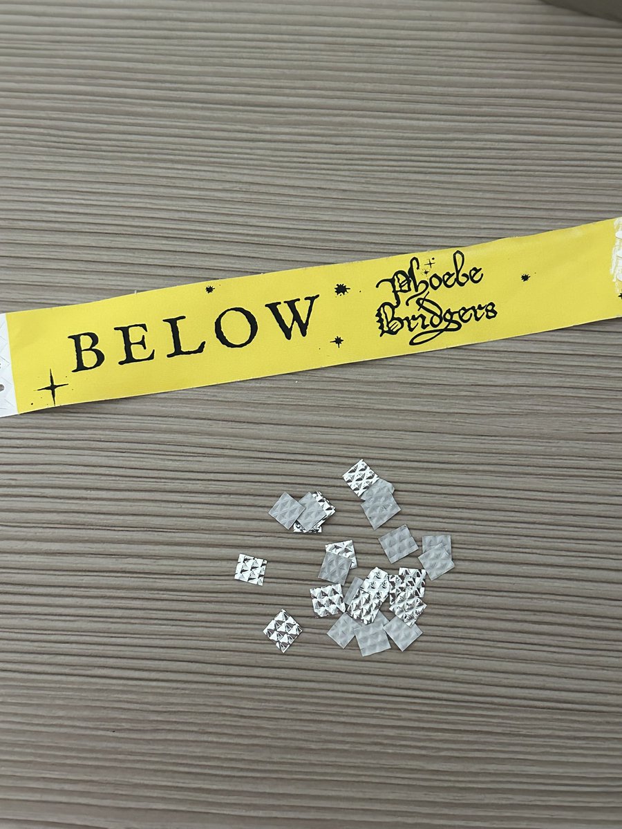 carleighfrys's tweet photo. selling confetti from phoebe N1 $500 dm if interested https://t.co/DPft71yT3W