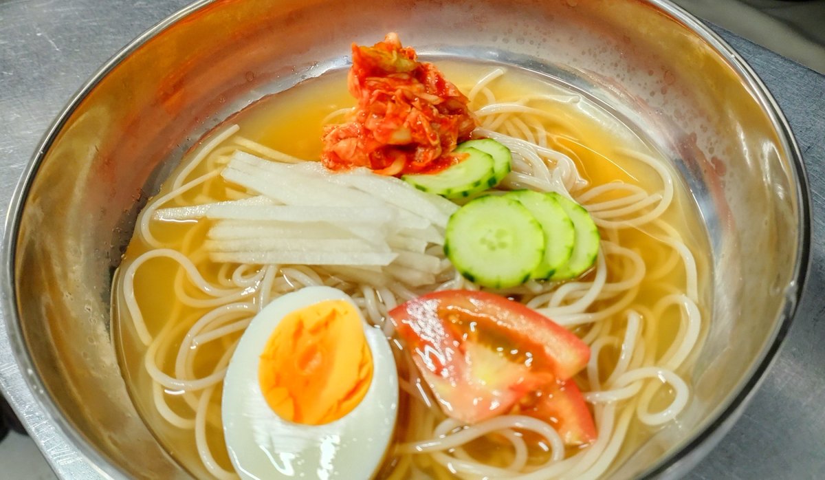 robata_champion's tweet photo. チャンピオン本日のおすすめは『韓国冷麺』です。是非ご賞味下さいね。 https://t.co/KZQCFdcvWD