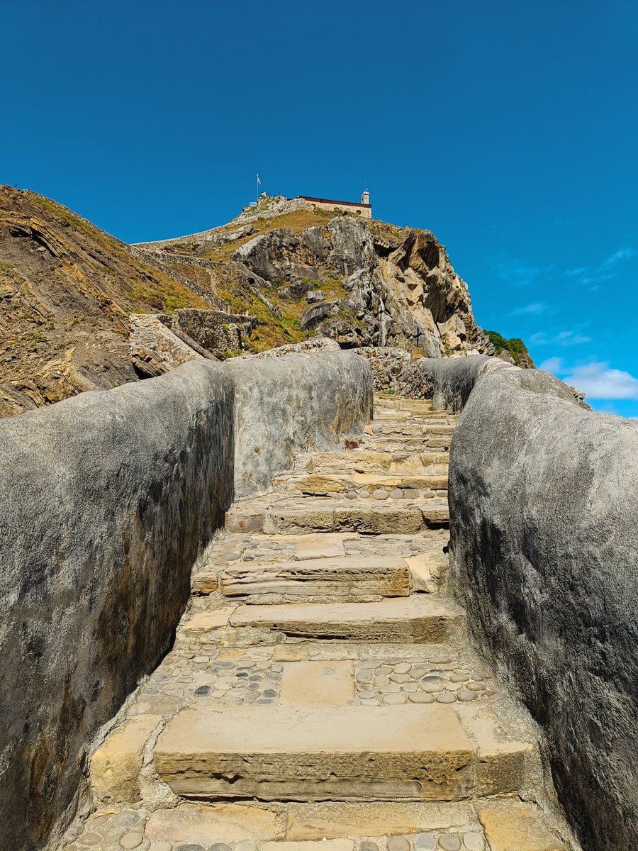 miguel_ito7's tweet photo. San Juan de Gaztelugatxe, Rocadragon en Juego de Tronos 🪨🐲 #gamesofthrones #juegodetronos #bilbao #gaztelugatxe https://t.co/8OIl4XMama