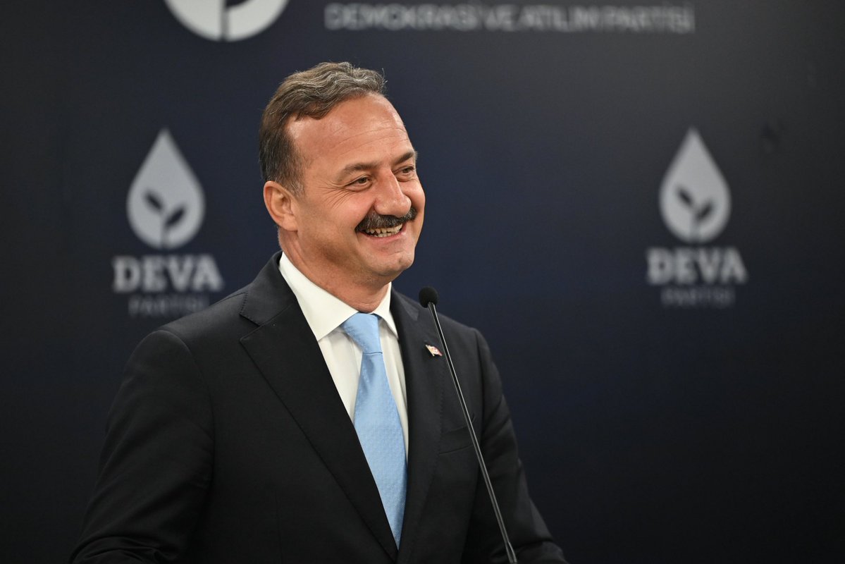 anahtarparti's tweet photo. Siyasette istişare, demokraside güçlü bir zemindir…

Genel Başkanımız Sayın Yavuz Ağıralioğlu, DEVA Partisi Genel Başkanı Sayın Ali Babacan’a iadeiziyarette bulundu.

Gerçekleştirilen görüşmede Türkiye’nin gündemi, milletimizin beklentileri ve ülkemizin geleceğine ilişkin değerlendirmeler yapıldı.

İki lider, görüşmenin ardından ortak basın toplantısı düzenleyerek basın mensuplarının sorularını yanıtladı.

Ziyarette Genel Başkanımız Sayın Yavuz Ağıralioğlu’na; Genel Sekreterimiz Sayın Nihal Ağca, AR-GE Başkanımız Sayın Prof. Dr. Özcan Güngör ve Kamu Reformu Başkanımız Sayın Orhan Kayhan eşlik etti.