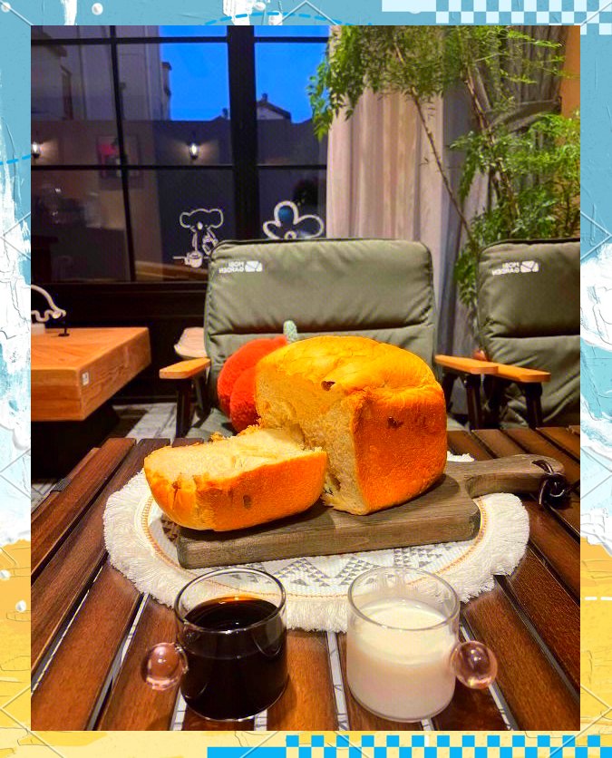 AntiSopaBoy's tweet photo. Just baked warm banana bread for a cozy weekend tea time at home  The smell fills the whole living room—no plans, just sweet comfort today.， https://t.co/riAfyrZDmh