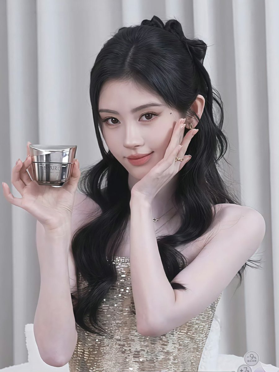 gigi74341430's tweet photo. 🔔 15.09.2026  𝐔𝐏𝐃𝐀𝐓𝐄

✨ เสี่ยวจวีในไลฟ์สดของแบรนด์ 怡丽丝尔 (ELIXIR)
ในฐานะ Brand Ambassador 

#鞠婧祎 #จวีจิ้งอี #怡丽丝尔 #ELIXIR  https://t.co/jGwmvgmH5w