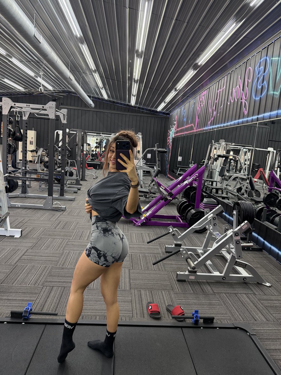 sassysloth96's tweet photo. And it wasn’t even leg day 😏 https://t.co/MOoZsKxLTM