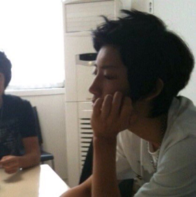 00N_0522's tweet photo. 현대고 박찬열 선배 안 좋아하는 법 그게 뭐지 https://t.co/JXCxm3mHVQ