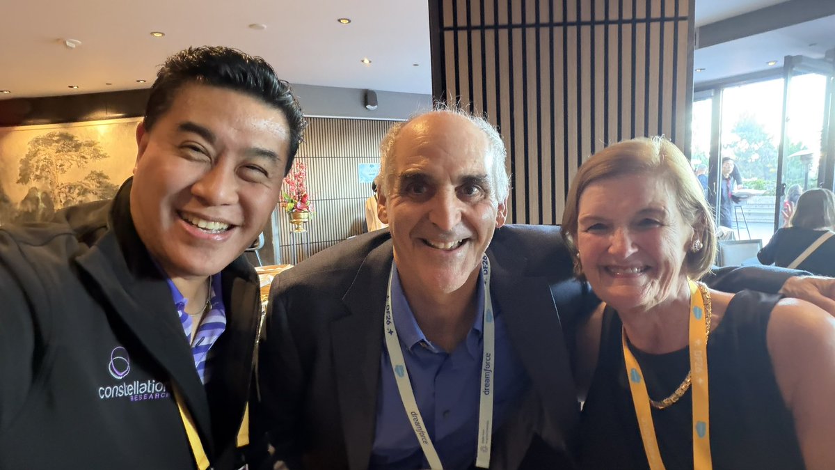 rwang0's tweet photo. MyPoV: OGs of #CX al here @Dreamforce #Df26 

@charlieisaacs and @McGeeSmith https://t.co/ev4tIRorsU