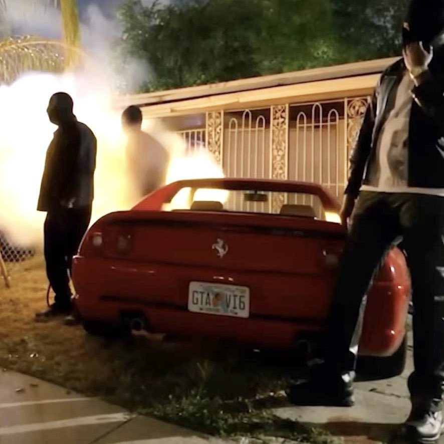 tervisscoot's tweet photo. Travis Scott hinted at a GTA 6 collab more than a YEAR ago when he planted a “GTA VI” license plate in the “2000 EXCURSION” music video 😲 https://t.co/yPG9NiKGKt