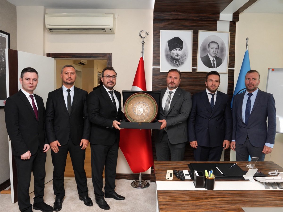 AtsepTurkiye's tweet photo. Derneğimiz Yönetim Kurulu, Devlet Hava Meydanları İşletmesi (DHMİ) Genel Müdürü ve Yönetim Kurulu Başkanı olarak atanan Sayın Dr. Fatih ÇAKMAK’a hayırlı olsun ziyaretinde bulunmuştur.

Nazik kabulleri ve misafirperverlikleri dolayısıyla Sayın Dr. Fatih ÇAKMAK’a teşekkür eder, yeni görevinde başarılar dileriz.

@cakmakfatih @dhmikurumsal