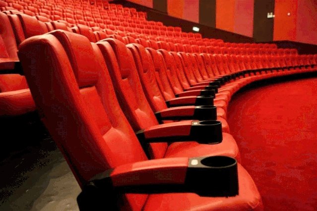 MorrisLittjp's tweet photo. Hey, I noticed you mentioned loving indie films earlier—wanna catch a new one at the small theater downtown this weekend， https://t.co/ShlkEmcs70