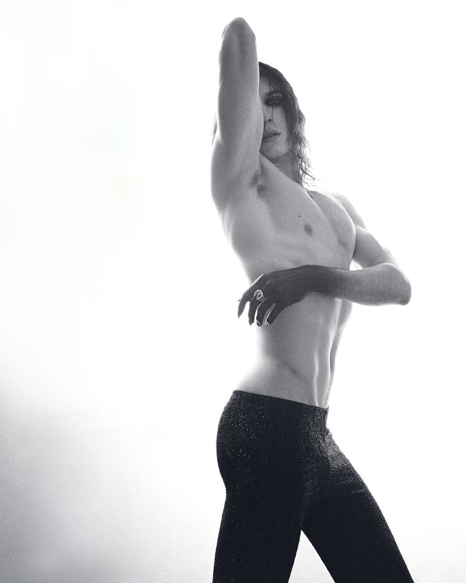 iriptheslitt's tweet photo. 2hollis for id magazine https://t.co/SWINcbkwRZ