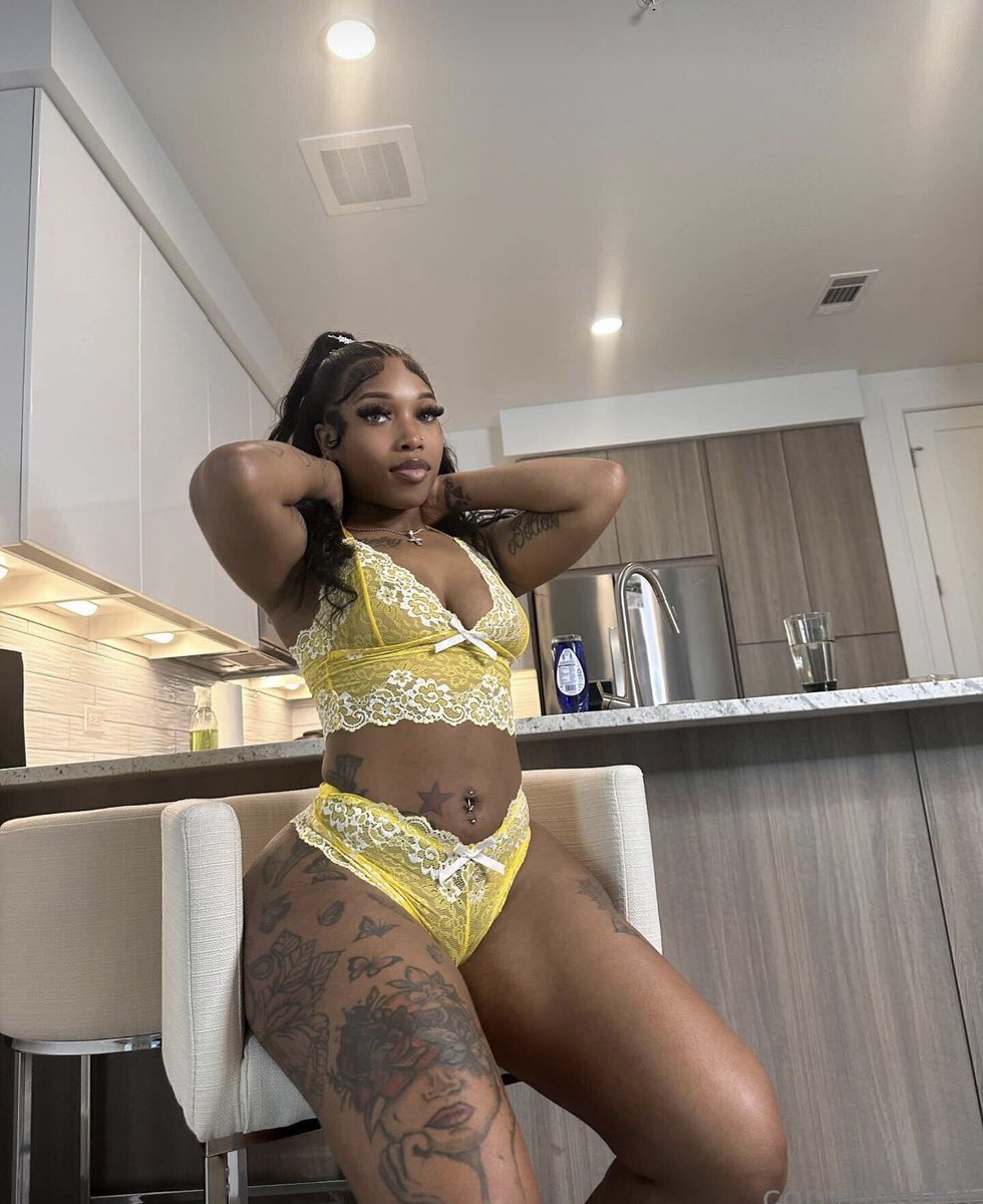 pytgonewildd's tweet photo. Slim thickkk ✨📷 🌸 check comments for free exclusives https://t.co/zK5dV49amg