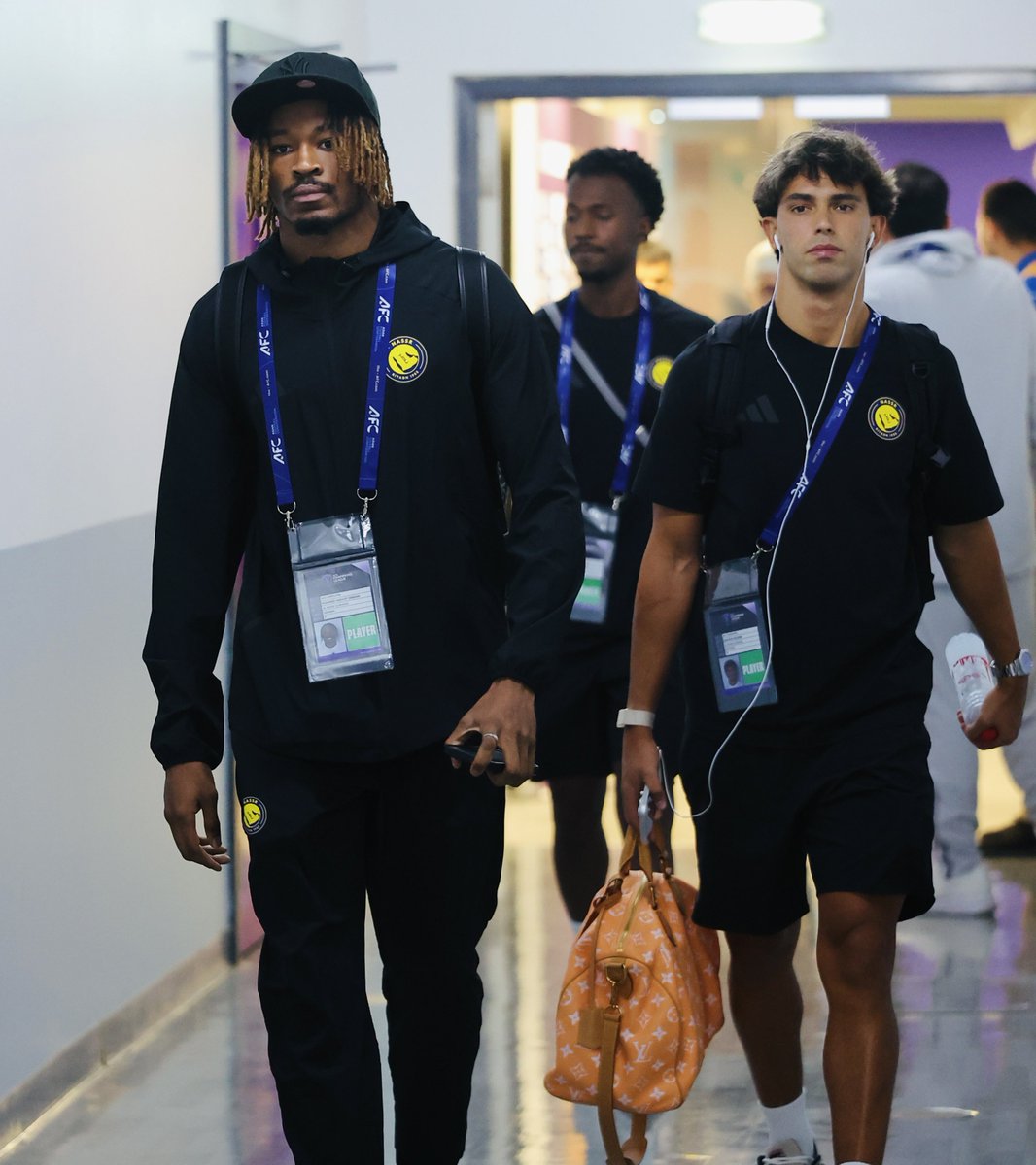 AlNassrFC's tweet photo. توكلنا على الله .. هُنا ملعب المباراة 💛
#النصر_العين https://t.co/n1TVUxdZKI