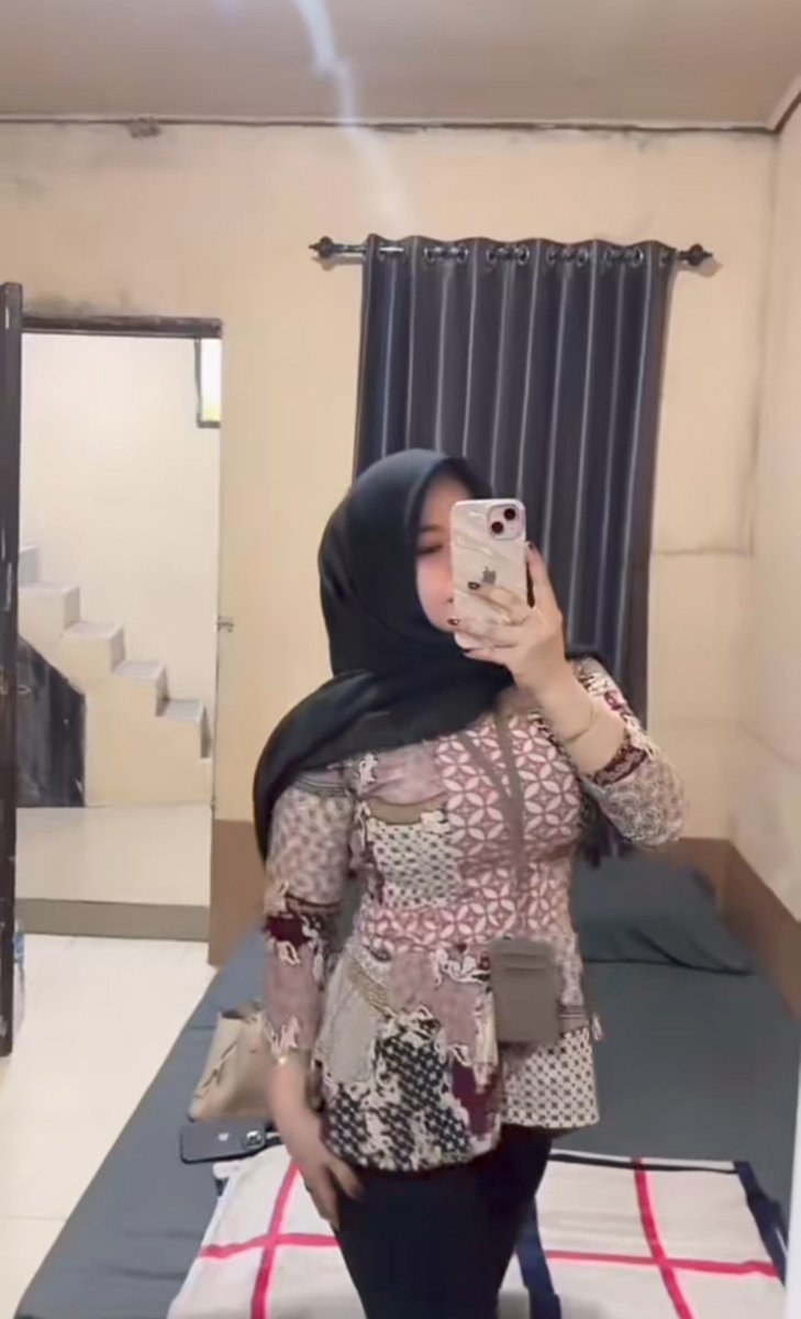 laylaiaky's tweet photo. Pulang lembur https://t.co/3A0rsAxaXy