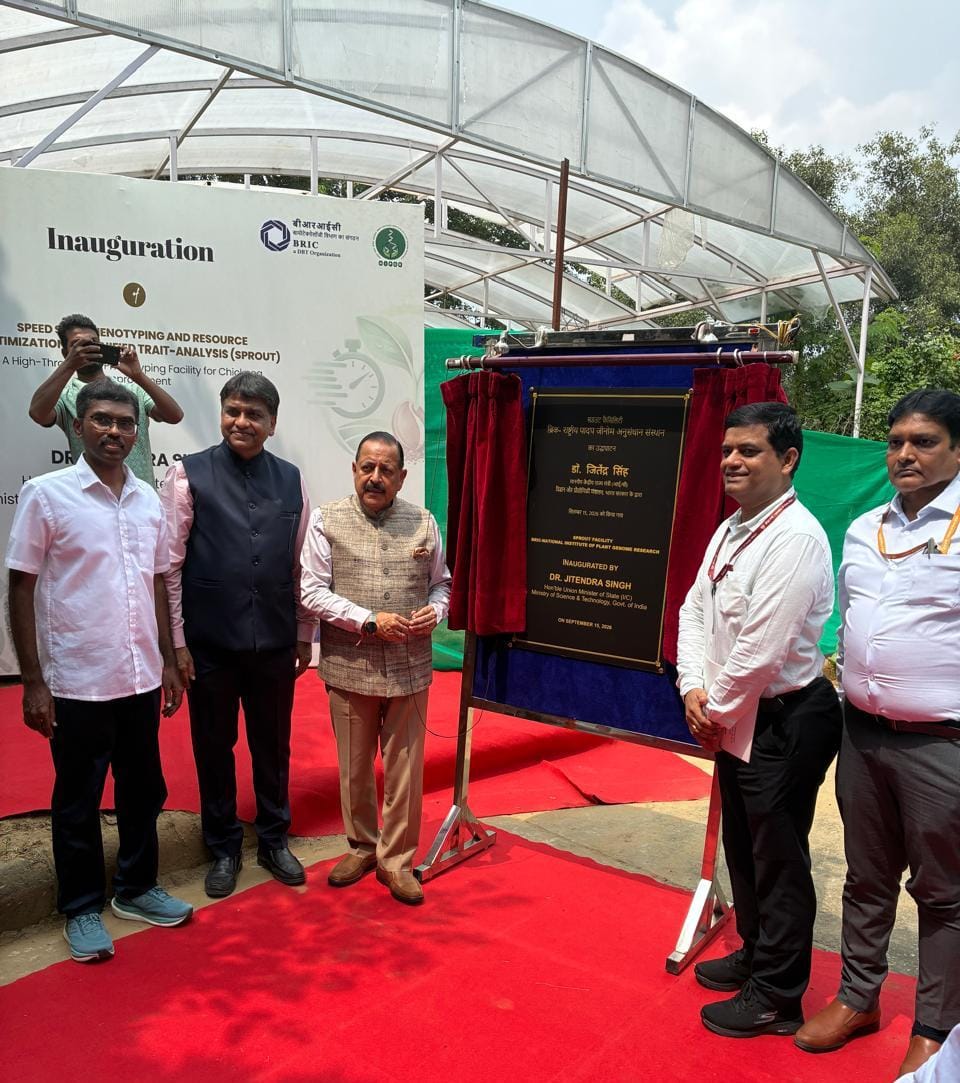 NIPGRsocial's tweet photo. Dr. Jitendra Singh, Hon'ble Union MoS (I/C), Ministry of Science &amp; Technology, GoI, inaugurated the Speed Seed Phenotyping &amp; Resource Optimization for Unified Trait-analysis (SPROUT) facility at BRIC-NIPGR.
@DrJitendraSingh @rajesh_gokhale @DBTIndia @BricDbt @manoj_prasad70 https://t.co/psyszWaQia