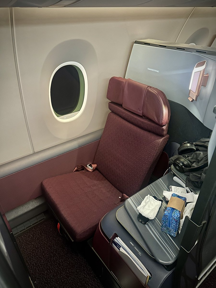 gtr500500's tweet photo. JAL JL3便🟥
JFK🗽 ✈︎ HND🗼

A350-1000の人生初国際線ビジネスクラス最高でした💯✨

1:30am出発で羽田到着ギリギリまで15時間ずっと夜空の中のフライトでした✍️
オーロラは見れなかった…🥲

機内食は和食を事前にオーダー🍱🥢
細部まで計算されてるバランス整った素晴らしいクオリティでした🇯🇵❤️ https://t.co/1u6OlWnve1