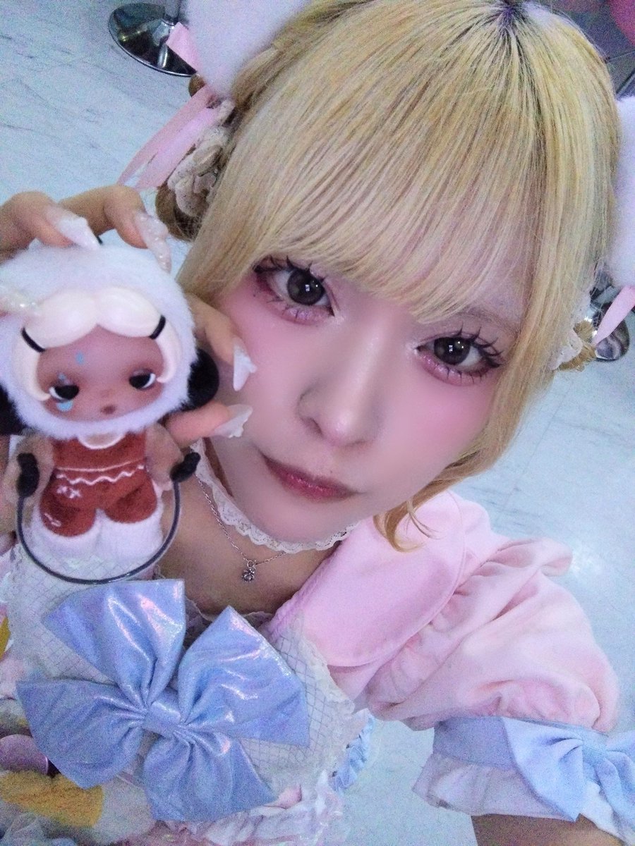 Pooh_C_Stitch's tweet photo. 今日のと少し前の！！
会いに行けるの最後かもしれないのでこいさんに会いに行ってきた！！たくさんお話しできて楽しかったよ〰️♪
久しぶりの新宿入国！！
最後はあきばに！！

#きゃろ豊作
#なむがなむばーわん https://t.co/hvD0QBKFeG