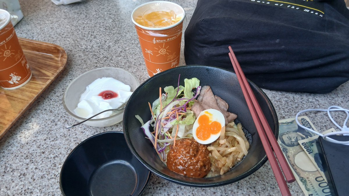 Avvy__kyon's tweet photo. #飯を食えまねちゃん https://t.co/B3fDjKP6YY