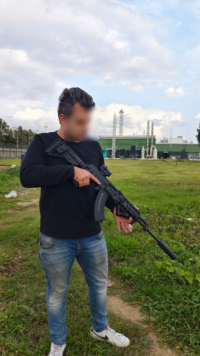 beardedfauji's tweet photo. Years ago, SSS had a dream: to give Indian soldiers a homegrown AK variant with zero foreign dependency. Today, that dream stands as the P72. 🇮🇳
Pic credit :- @TWhitewalkerr https://t.co/5fNvf6VrXu