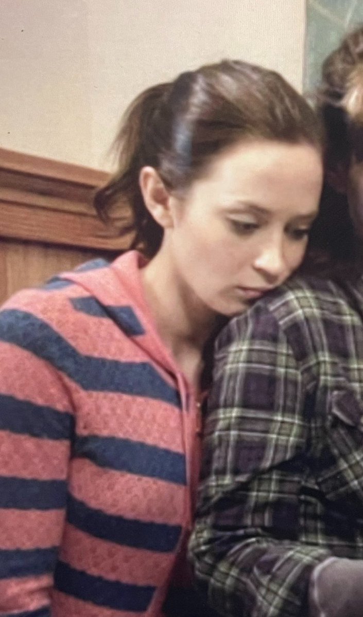 suescorner101's tweet photo. @erinzzzy you get it https://t.co/9RaxhzKfJG