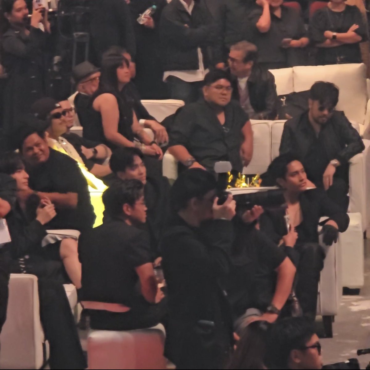 kithkentell's tweet photo. just imagine gaano kasaya ang puso ni pau ngayon hindi lang dahil nanalo siya as song writter of the year. on top of that kasama niya ‘yong mga brothers niya while receiving his own award. 🥹🤍

SB19 ON AWIT AWARDS
@SB19Official #SB19
#SB19_OPMExcellenceInAwit2026 https://t.co/3FId3LATv9