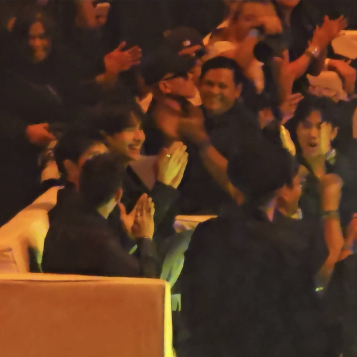 kithkentell's tweet photo. just imagine gaano kasaya ang puso ni pau ngayon hindi lang dahil nanalo siya as song writter of the year. on top of that kasama niya ‘yong mga brothers niya while receiving his own award. 🥹🤍

SB19 ON AWIT AWARDS
@SB19Official #SB19
#SB19_OPMExcellenceInAwit2026 https://t.co/3FId3LATv9