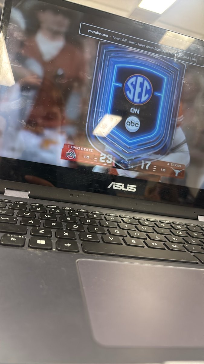 TeddyMyers's tweet photo. Anyone else just sit through lectures and pay zero attention? https://t.co/JisVOHvXo8