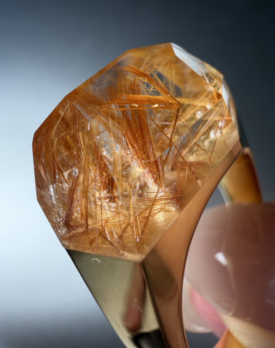 bororo_'s tweet photo. 【青山店&amp;オンラインショップ】

#rutilequartz #ルチルクオーツ
C950 | 17号

紅葉を思わせるインド産のルチルクオーツ🍁

青山店：9/16 11:00 〜 10/14 19:00
オンラインショップ：9/16 12:00 〜 10/14 23:59 https://t.co/vigD3eR04Q