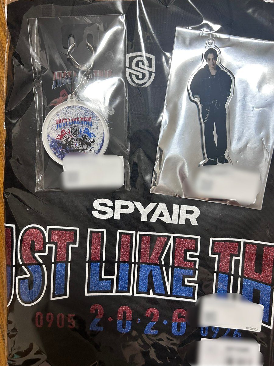 pg_aya's tweet photo. わーい🙌🏻
アクスタ無事にYOSUKEさんお迎え😊
Tシャツキラキラでかわいい💖 https://t.co/buPkeNBteY