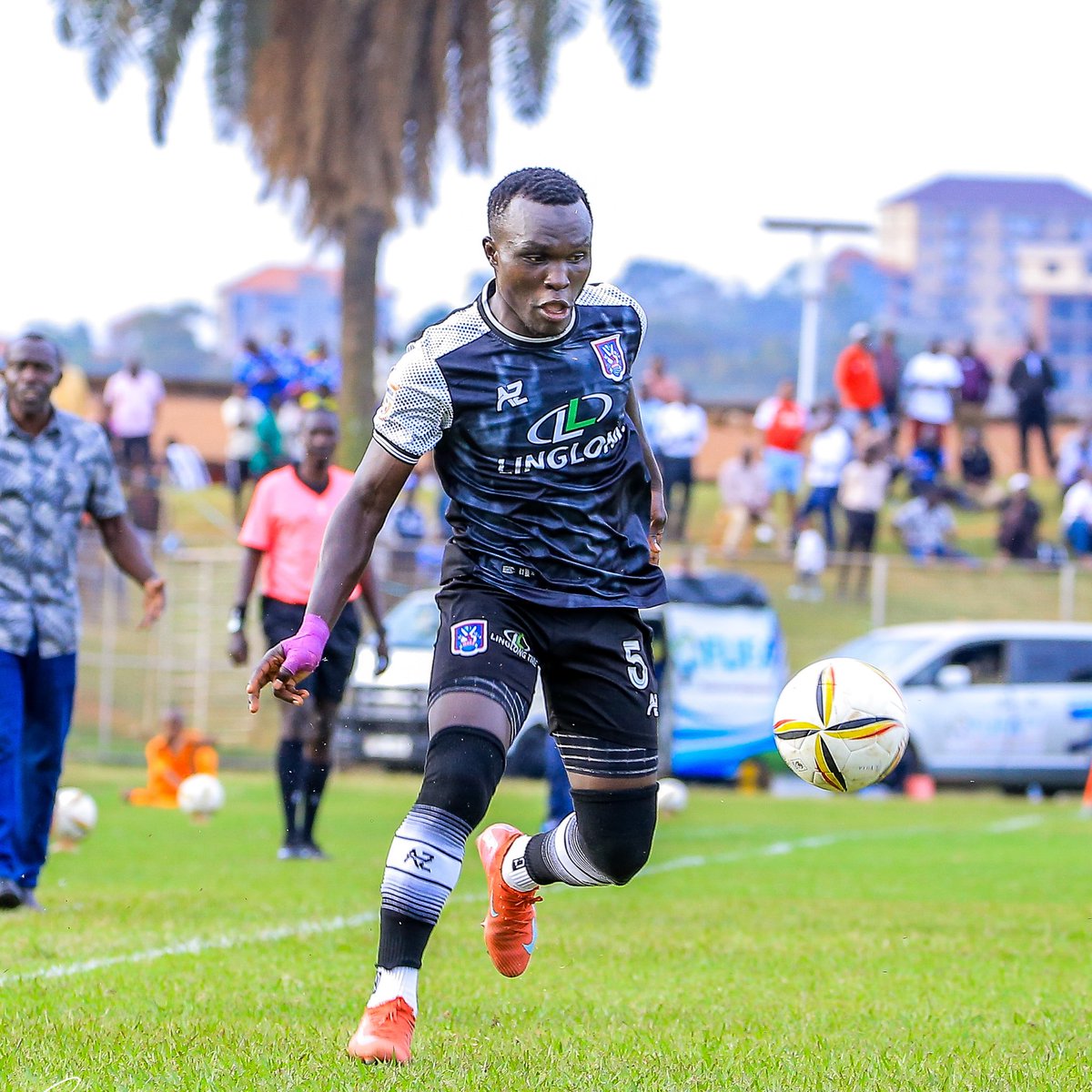 LeirahShamirah's tweet photo. 3️⃣ Points. 3️⃣ Goals. 🔥💙
Sweet home win! ✅🏠
@SCVillaJogoo 3-0 @HomeBoyzFC . ⚽️
Off to the international break! 🇺🇬✨
#SCVKIG https://t.co/2q9E4tByjF
