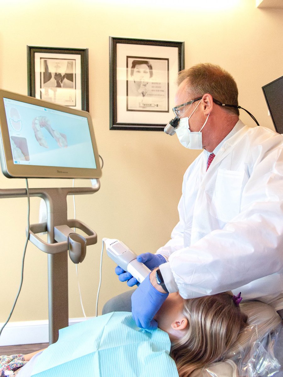 MarcAMinchDMD's tweet photo. 🖥️ ✨ The latest technology means even more when it's paired with old-fashioned values. 🤝 You'll never feel rushed during your visit. We take time to listen, answer your questions, and recommend what's best for your long-term health.

🌐 | https://t.co/orCJPtfa08 https://t.co/mmaOqUpKxi