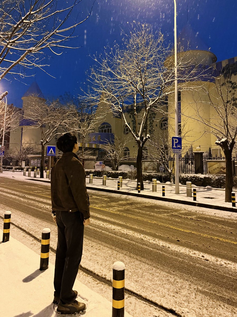 bbboyjz's tweet photo. 第一次玩x听说这里和内地不一样发个照片认识一下大家#最近在重庆 https://t.co/mzPqUHinJT