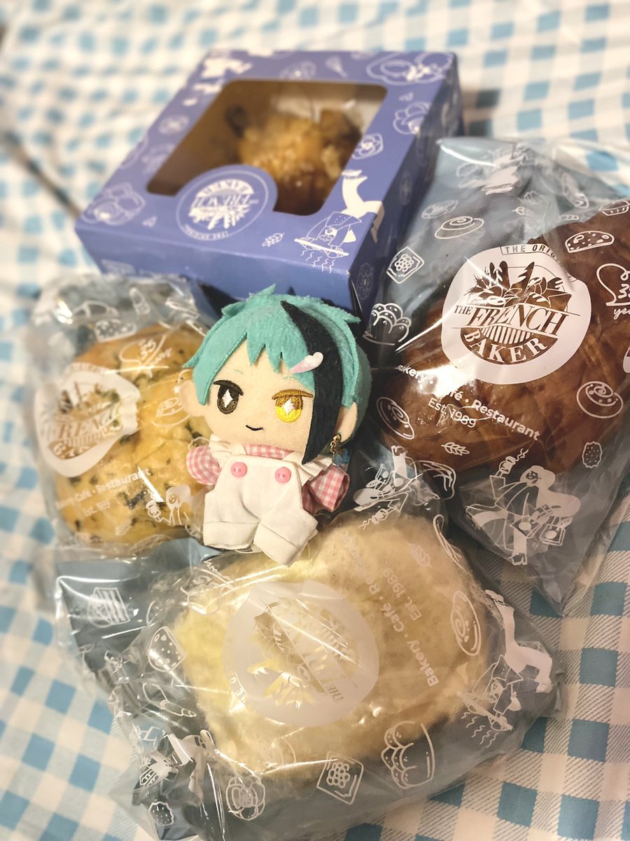 nuivinelle's tweet photo. hey…are you eating all that? https://t.co/BRjH7U0iwM