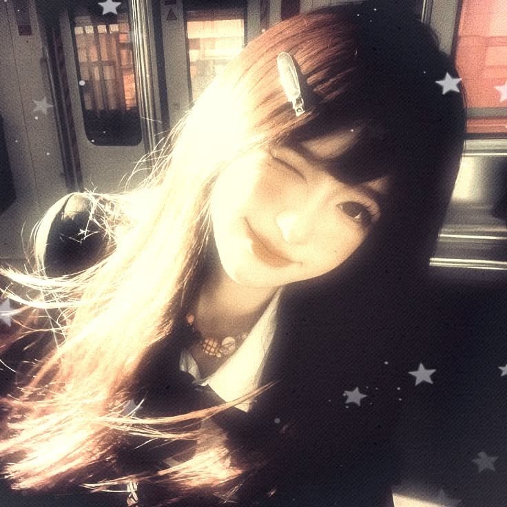sandychase63564's tweet photo. I wanna start girlblogging but idk howwww and im also scared of people recognizing me😭😭 https://t.co/8ERtCypX3l