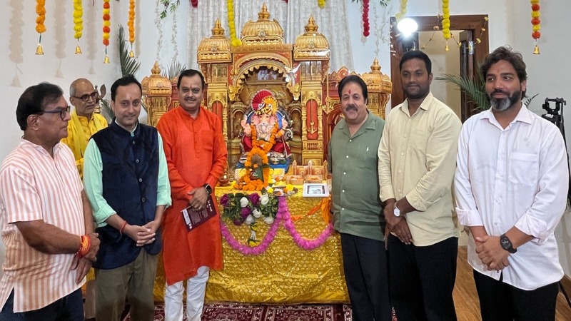 https://www.sudarshannews.in/many-special-guest-came-on-dr-suresh-chavhanke-residence-of-delhi-south-avenue-to-pray-lord-ganesha-144113-newsdetails.aspx