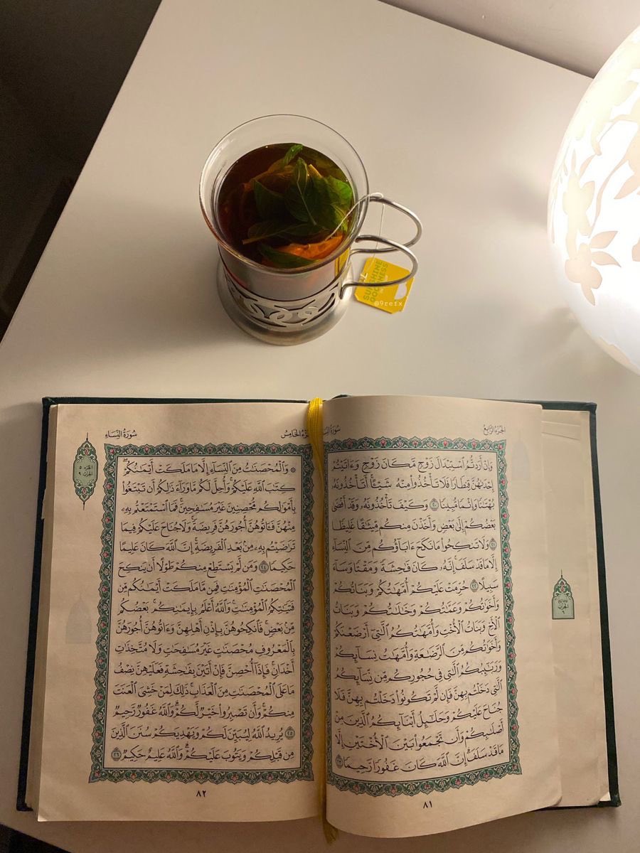 yoio_9's tweet photo. ما رأيت تالياً للقرآن إلا رق طبعه
ومن حفظه رفع الله قدره
ومن عمل به صلح حاله
وما تلاه محزون إلا انشرح صدره
ومن تعلق به كفي همه وغمه

إذا دخل القرآن قلباً خرجت الدنيا من ذلك القلب
وحطت السعادة رحالها
ووضعت البركة أغصانها في ذلك القلب 

- فهنيئاً لقلوب امتلأت وتشبعت بكلام الله". https://t.co/UdjiNykSaC
