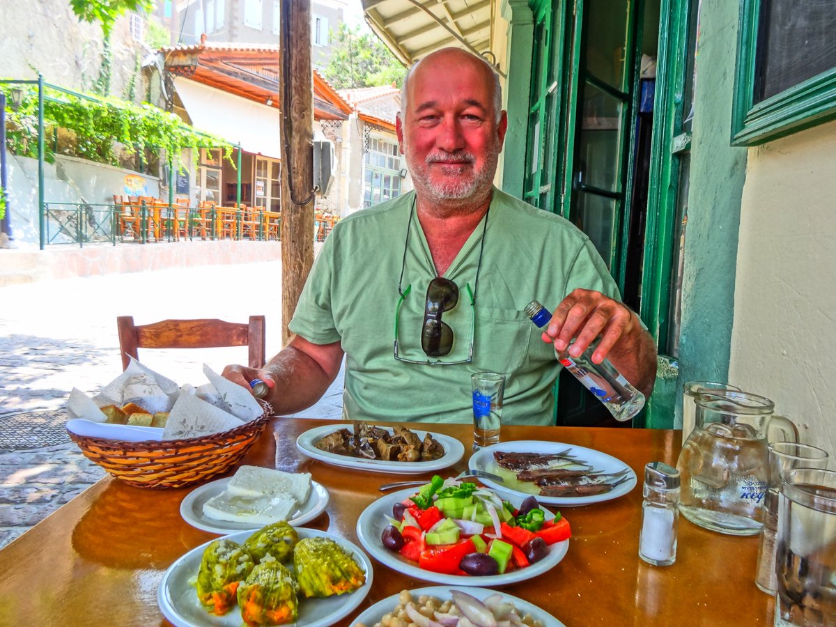 MattinGreece's tweet photo. I don't use tracking cookies or annoying popup ads and I don't collect e-mail addresses or use spy-ware or bombard people with junk mail. My GREECE TRAVEL GUIDES are simple and easy to use, like reading a book or a magazine. https://t.co/2qE76JGQW5 https://t.co/On9rEjC9UA
