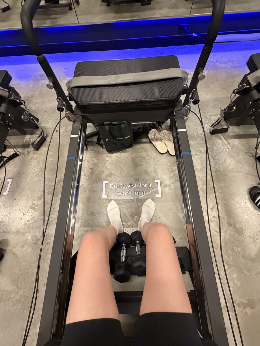 llucllaraa's tweet photo. Two weeks into solidcore and I’m already starting to see a little ab definition. I’m already happy going in, and I always leave even happier. Genuinely enjoying it is what keeps me coming back I think https://t.co/hjxGnPwayp