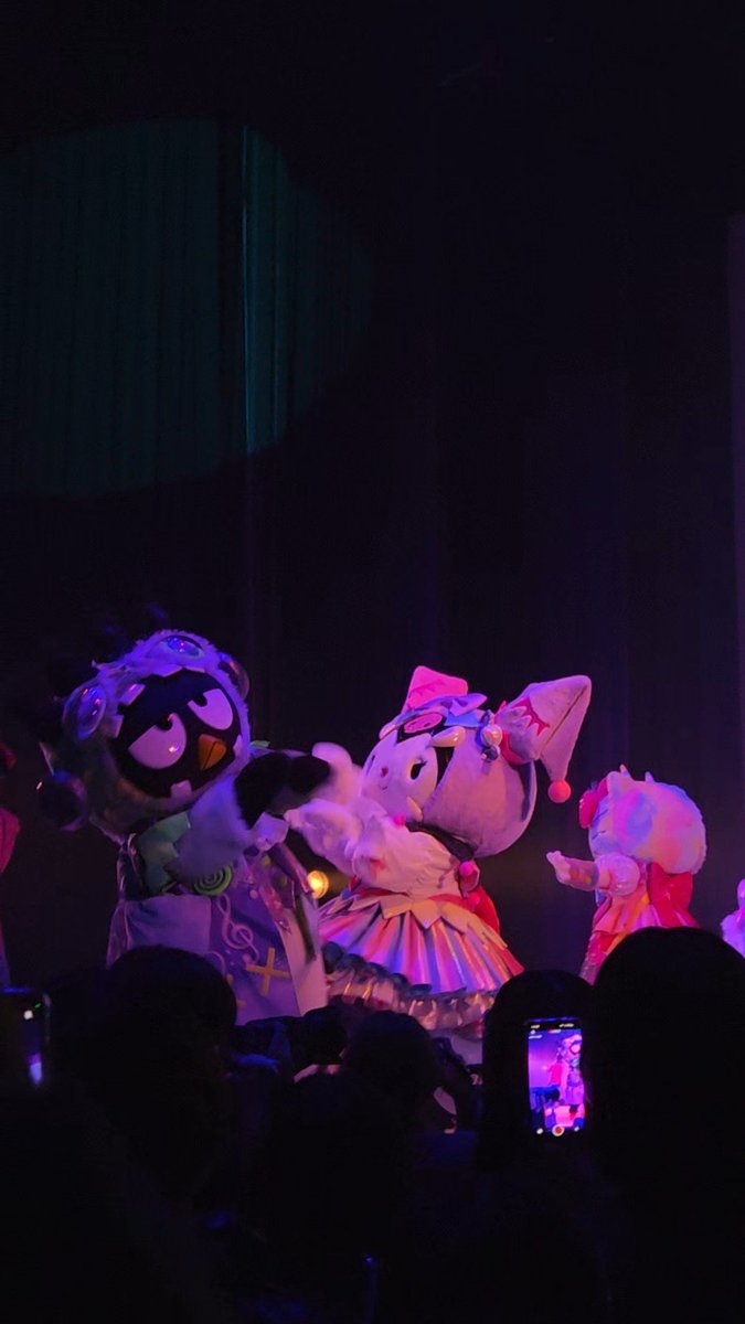 rixxsanee___'s tweet photo. 初めてﾋﾟｭｰﾛﾗﾝﾄﾞに行った、ｸﾛﾐﾁｬﾝとﾊﾞﾂﾏﾙがわちゃちゃしてて好… https://t.co/dfU0yKedSm