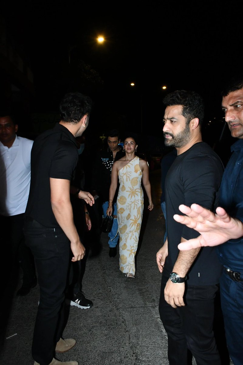 NTRTHELEGEND's tweet photo. Tarak, Alia Bhatt &amp; Ranbir Kapoor ❤️

@tarak9999 

#Dragon https://t.co/e0JBI9baIT