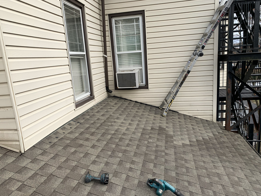 AllRoofingSol's tweet photo. Throwback to a quick roof leak repair in Glenolden, PA 19036!

Is your roof leaking after recent storms? Don’t wait for the next downpour. Even a small leak can lead to bigger problems. Schedule your roof inspection today  https://t.co/DGocZDHUwT https://t.co/19qsPB2g5F