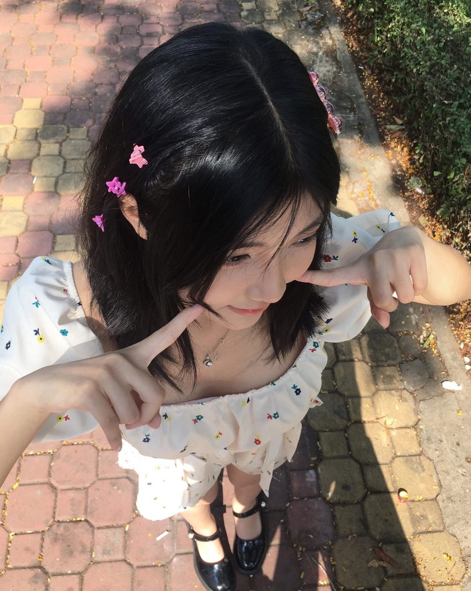 sinhuccondidam's tweet photo. thanh thảo một con đĩ dâm đãng nghiện cặc ăn mặc hở hang để dụ dỗ bọn con trai trong lớp rồi giờ ra chơi vào nhà vệ sinh bú cặc vào lớp rồi mà lồn ngập tinh trong mồm vẫn ngậm tinh trùng https://t.co/hkolZa4nnF