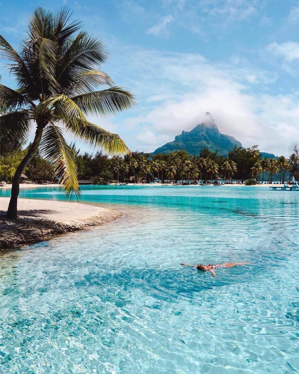 viewsoff's tweet photo. Bora Bora https://t.co/NMt3zp6kuU