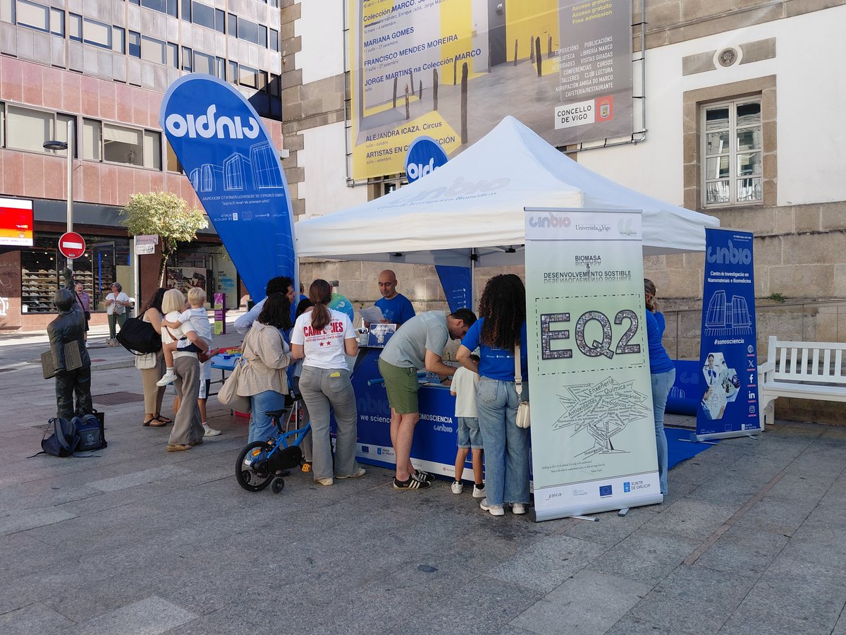 cinbio_uvigo's tweet photo. 📢 Vigo! Xa estamos na rúa do Príncipe para amosar o traballo do #teamCINBIO!
Ata as 20:30h a carón do MARCO 👉 Ciencia, diversión e algunha que outra sorpresa! 😉
Viva a #CienciaconCdeCINBIO!
#SomosCiencia #FondosEuropeos #RedeCIGUS #HR @uvigo https://t.co/PMc3yMNRPo