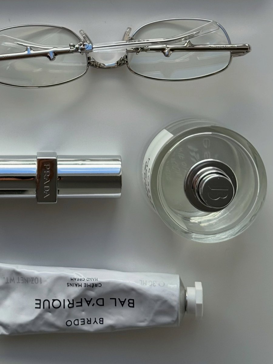 Manarr51737206's tweet photo. Favorite essentials, all in one place. https://t.co/I9sefUR07Y