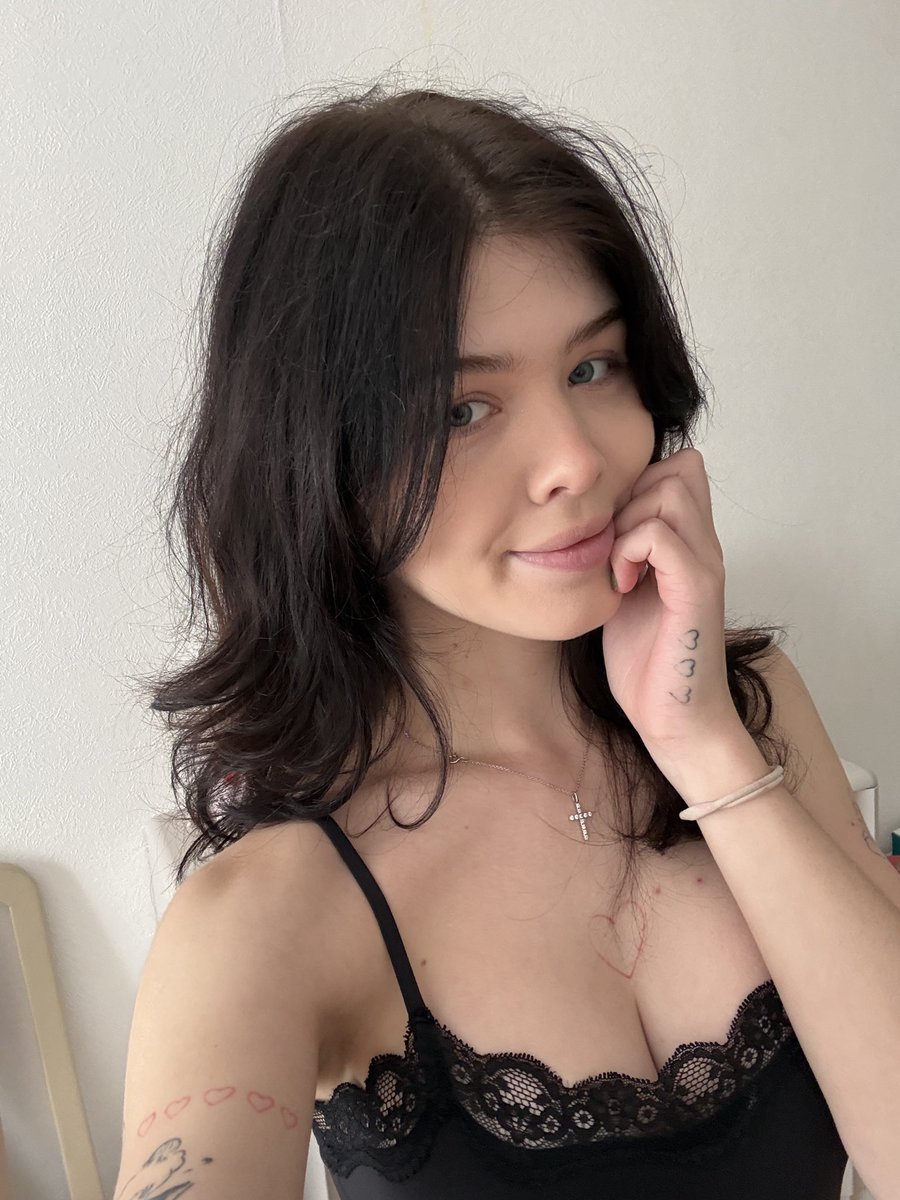 milalavender's tweet photo. will you ignore me? 🤔
#DatingThoughts #Curious #TwitterQuestion #ViralPost https://t.co/Xdy9KsOeg0
